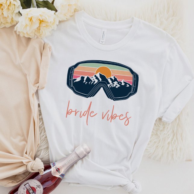 ALLIE Ski Snowboarding Bride Vibes Bachelorette T-Shirt (Von Creator hochgeladen)