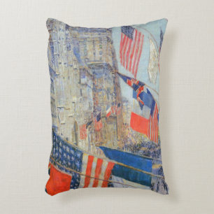 Allies Day, Mai 1917 von Childe Hassam, Vintage Ar Dekokissen