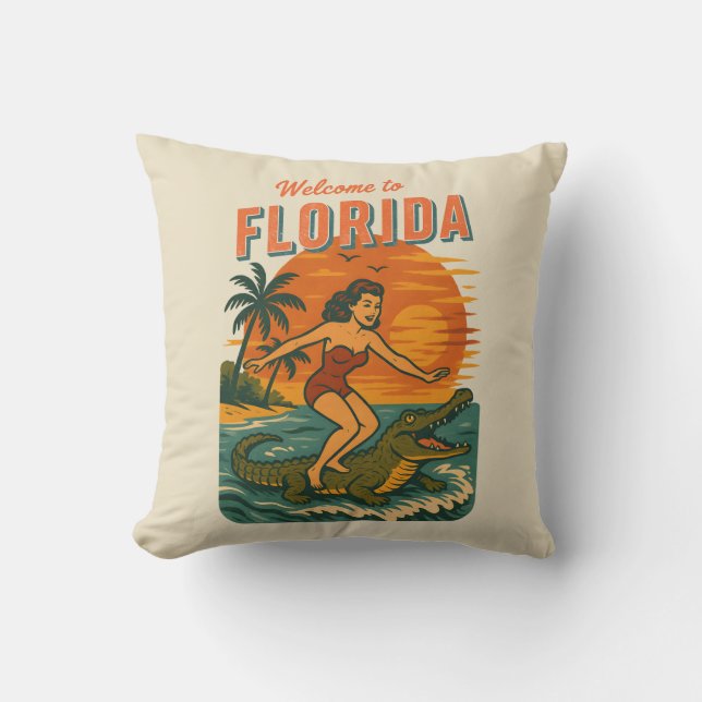 Alligator Surfing Beach Pin-up | Retro Coastal Art Kissen (Vorderseite)