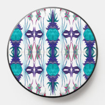 AllureArewa C/M auf einem Pop-Sockel