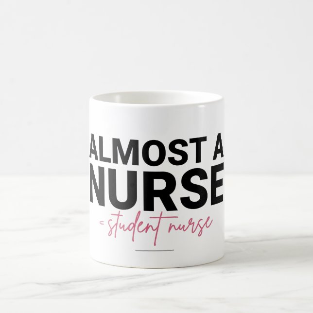 Almost a Nurse Student Nursing School Pink Script Kaffeetasse (Mittel)