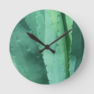 Aloe - Macro Fine Art Photograph Runde Wanduhr