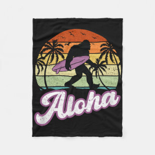 Aloha Bigfoot mit Surfboard Sasquatch in Hawa Fleecedecke