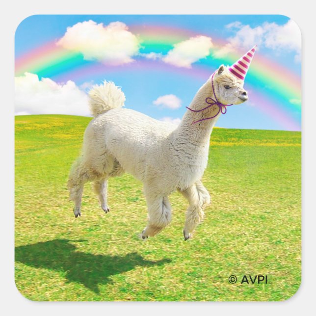 Alpaca Unicorn unter Regenbogen Himmel Quadratischer Aufkleber (Vorderseite)
