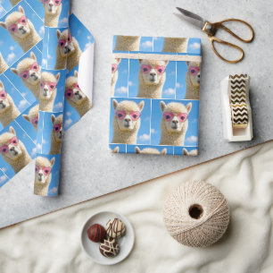 Alpaka mit rosa herzförmiger Brille Geschenkpapier