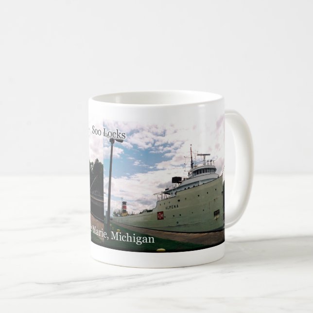 Alpena in der Soo Locks-Tasse Tasse (VorderseiteRechts)