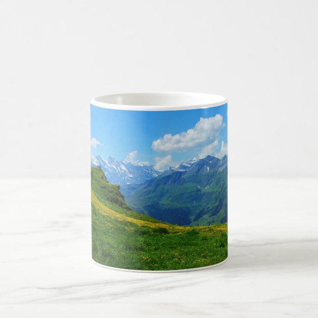 Alpenblick in der Schweiz Tasse (Mittel)