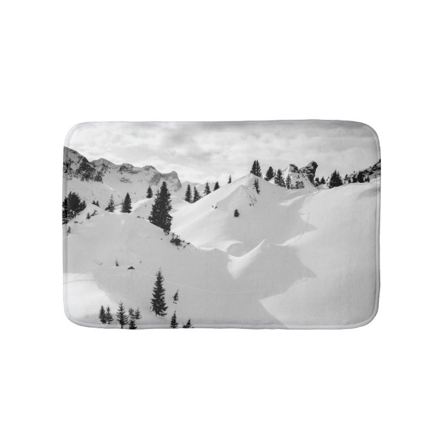 Alpenlandschaft: Schneesichere Berge Badematte (Vorderseite)