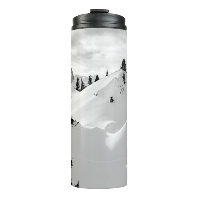 Alpenlandschaft: Schneesichere Berge Thermosbecher (Vorderseite)