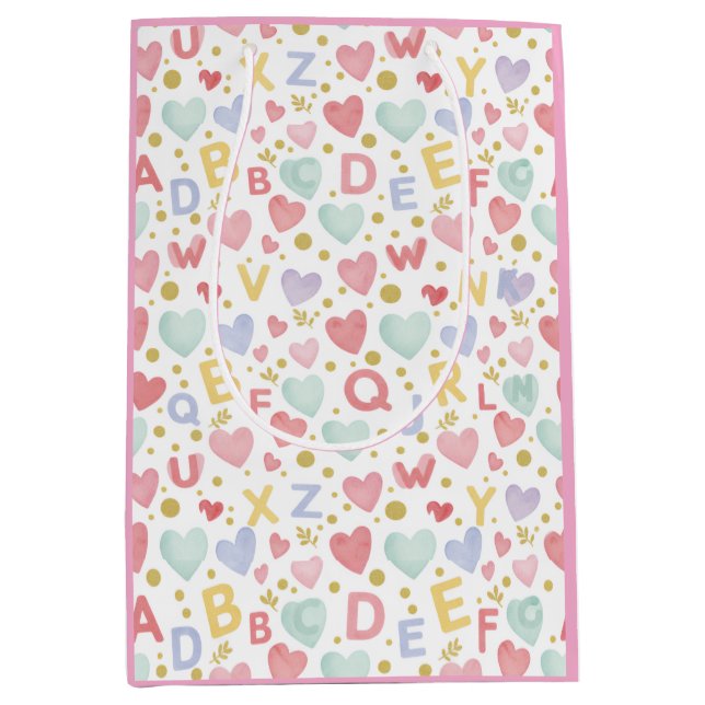 Alphabet Adventures: Watercolor Hearts and Playful Mittlere Geschenktüte (Vorderseite)