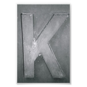 Alphabet-Buchstabe-Fotografie K1 Schwarzweiss-4x6 Fotodruck