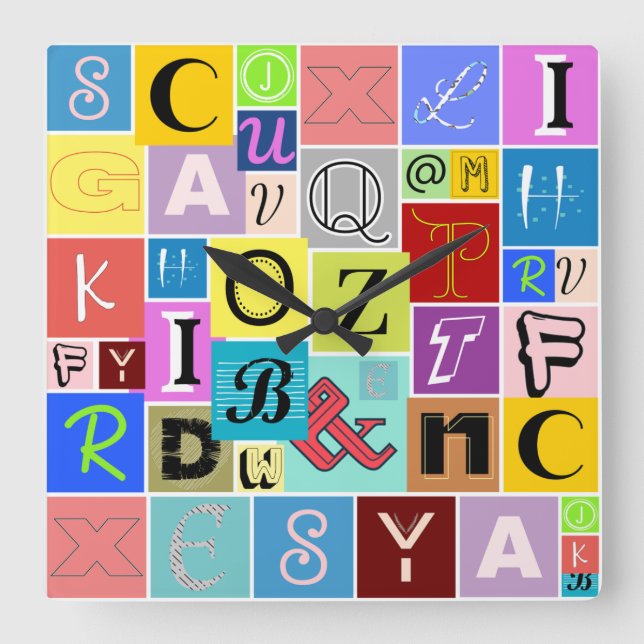 Alphabet Quadratische Wanduhr (Vorderseite)