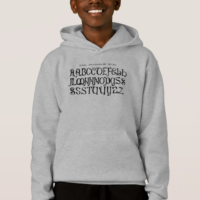 Alphabet-Shirt Hoodie (Vorderseite)