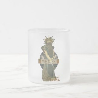 Alphonse Mucha Medee (1898) Frostglas-Tasse Mattglastasse