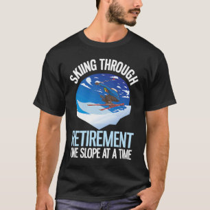Alpin Skifahren durch das Ruhestand eine Steigung T-Shirt