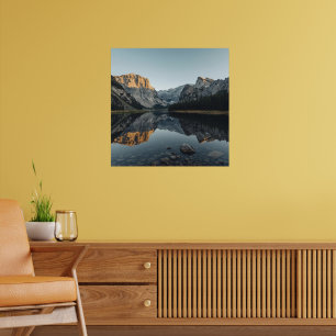 Alpine Mirror Scene - Ruhiges Landschaftsposter Poster