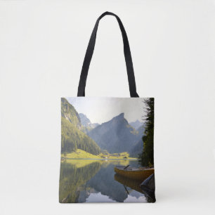 Alpiner Bergsee in der Schweiz