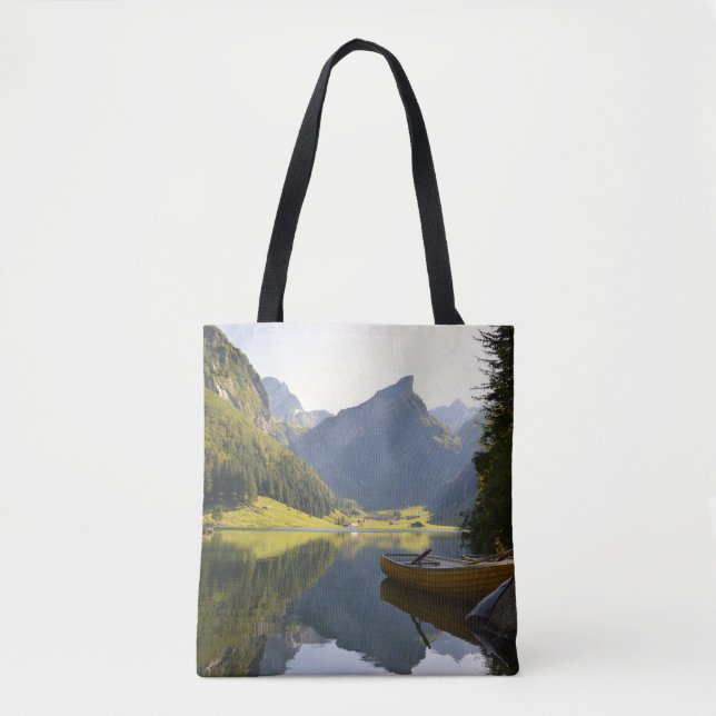 Alpiner Bergsee in der Schweiz (Vorderseite)