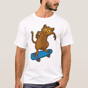 Als Skater mit Skateboard T-Shirt