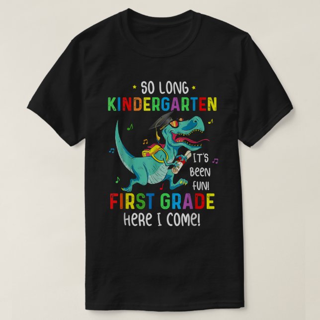 Also, der lange Kindergarten schaut auf die 1. Kla T-Shirt (Design vorne)
