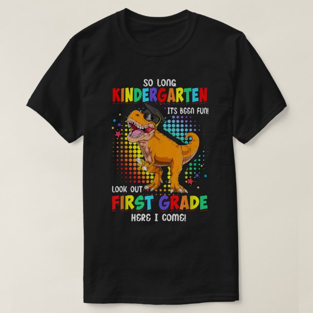 Also, der lange Kindergarten schaut auf die 1. Kla T-Shirt (Design vorne)