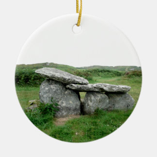 Altar-geformtes archäologisches Grab Irland Keramikornament