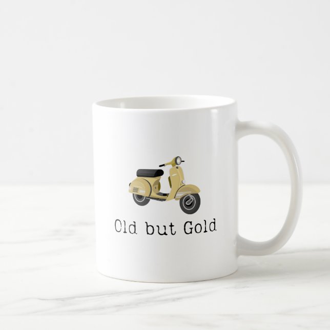 Alte, aber goldene klassische Tasse (Rechts)