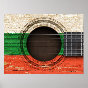 Alte Akustikgitarre mit bulgarischer Flagge Poster