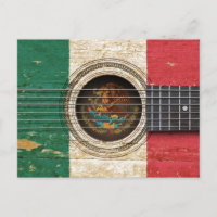 Alte akustische Gitarre mit mexikanischer Flagge