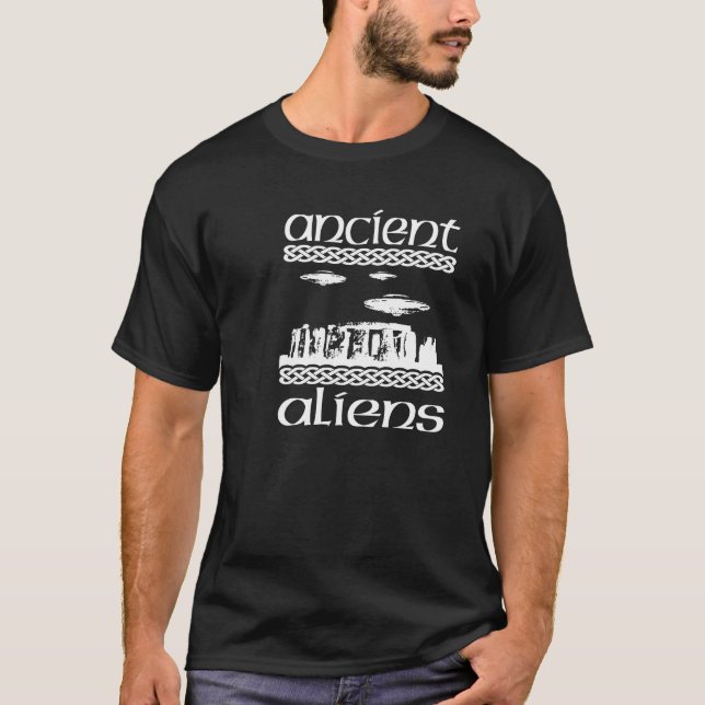 Alte Außerirdische - gehen Sie zu den Steinen T-Shirt (Vorderseite)