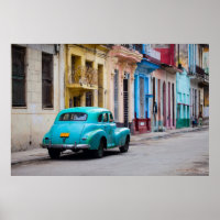 Alte Autos auf den Straßen von Havanna