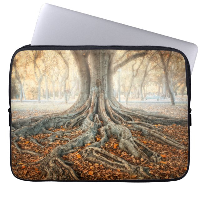 Alte Baum-Wurzeln Laptopschutzhülle (Vorderseite)