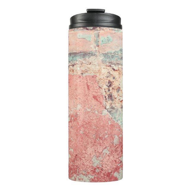 Alte Betonwand mit natürlichen Defekten. S Thermosbecher (Vorderseite)