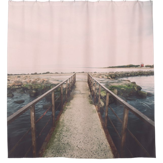 Alte Brücke mit rostigen Metallschienen in der Näh Duschvorhang (Vorderseite)