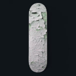 ALTE ENGLAND PEELING PAINT SKATEBOARD<br><div class="desc">Ein einzigartiges,  modernes Design der Farbenschälung an einer alten englischen Hütte.</div>