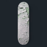 ALTE ENGLAND PEELING PAINT SKATEBOARD<br><div class="desc">Ein einzigartiges,  modernes Design der Farbenschälung an einer alten englischen Hütte.</div>