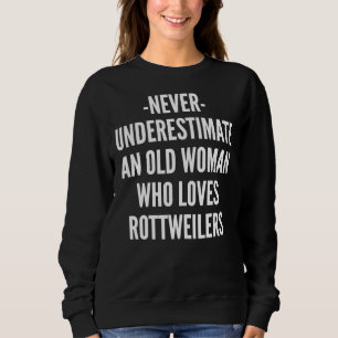 Alte Frau, die Rottweilers Angepasste Scoop Liebe Sweatshirt