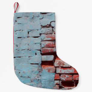 Alte grungy Ziegelwand mit natürlichen Defekten. S Kleiner Weihnachtsstrumpf