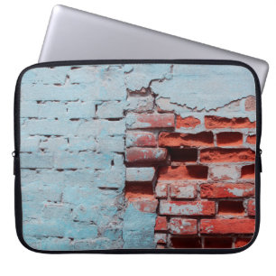 Alte grungy Ziegelwand mit natürlichen Defekten. S Laptopschutzhülle