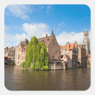 Alte Häuser in Brügge, Belgien Quadratischer Aufkleber
