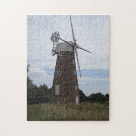 alte hölzerne Windmühle in der ländlichen Puzzle