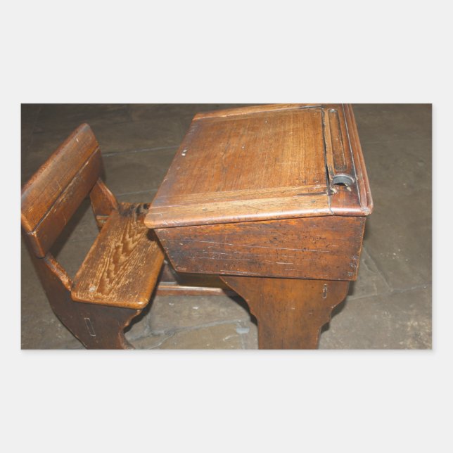 Alte Holzschreibtische und Stuhlaufkleber Rechteckiger Aufkleber (Vorderseite)