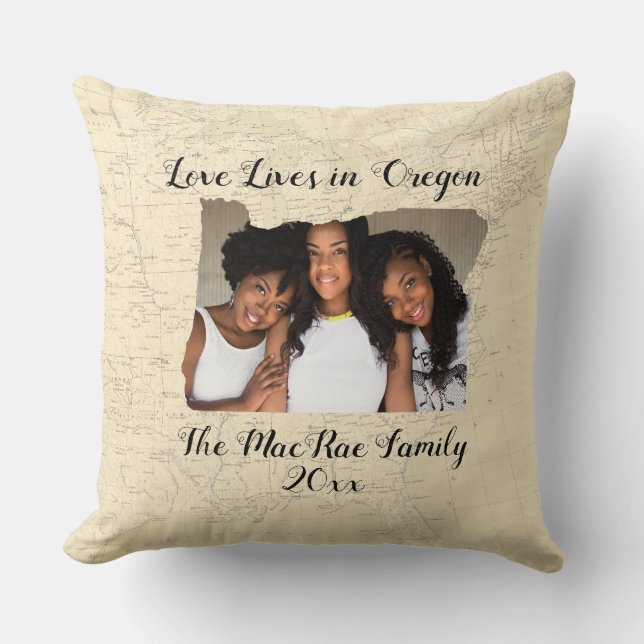 Alte Karte Liebe lebt in Oregon Staat Gestaltetes  Kissen (Vorderseite)