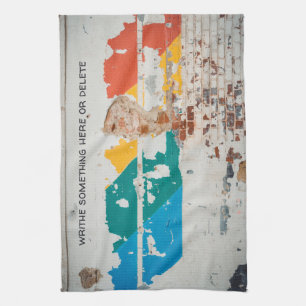 Alte Mauer mit Graffiti Geschirrtuch