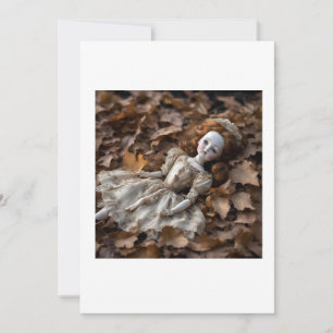 alte Puppe im Halloween-Wald Einladung
