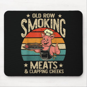 Alte Reihen räuchern Fleisch und klatschen Backen  Mousepad