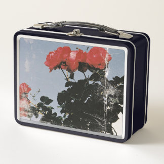 Alte rote Rosen gegen einen blauen Himmel Metall Brotdose