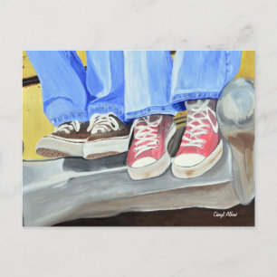 Alte Schuhe und alte Auto Postkarte