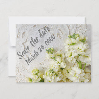 Alte Spitze mit weißen Blume Save The Date