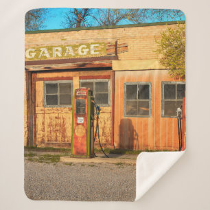 Alte Tankstelle im ländlichen Utah, USA. Vintag, Sherpadecke